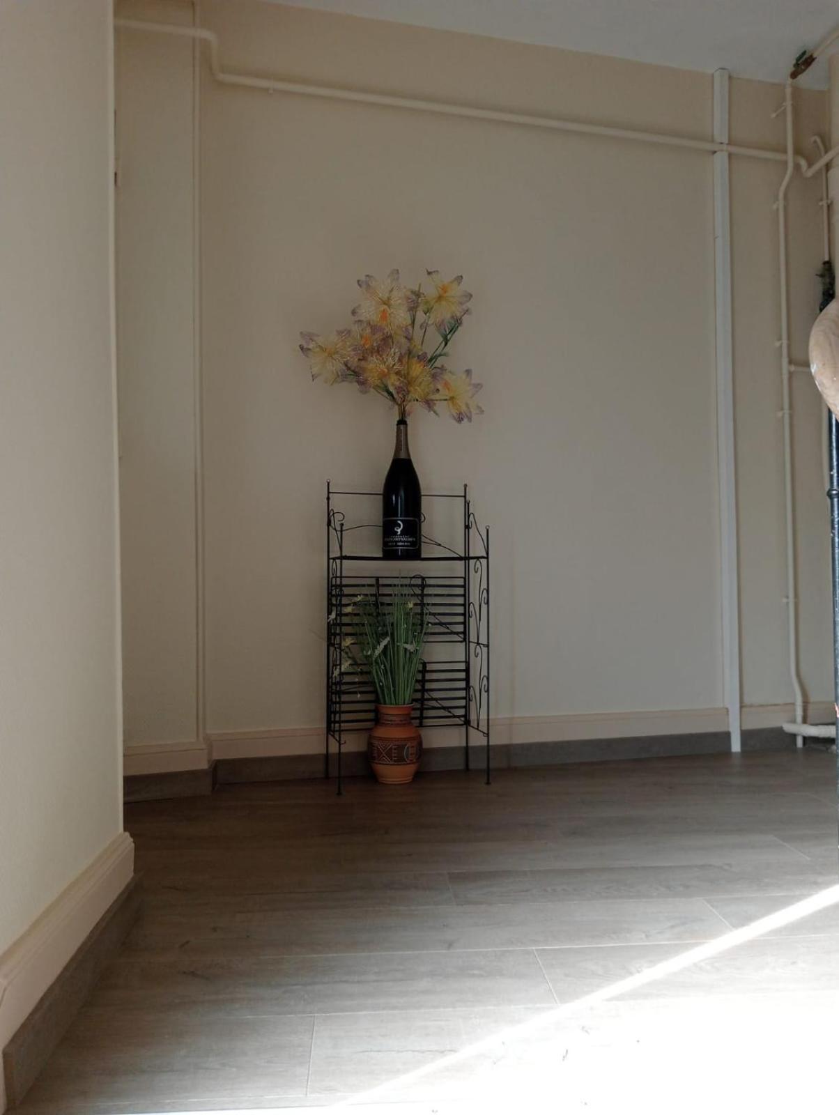 Le Charme Des Berceaux Apartment Еперне Екстериор снимка