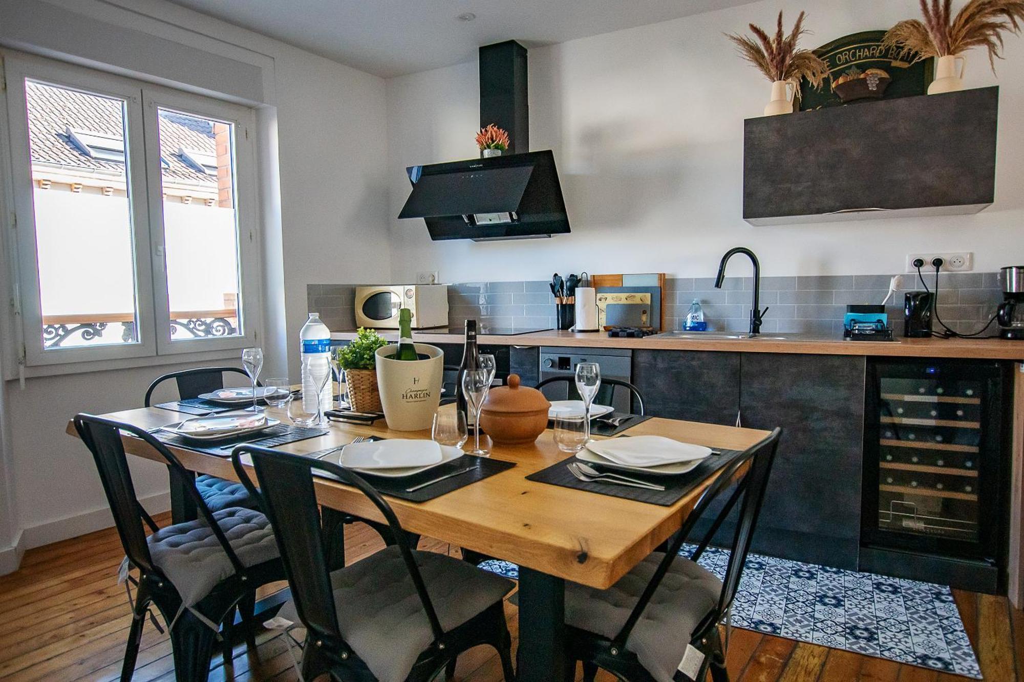 Le Charme Des Berceaux Apartment Еперне Екстериор снимка